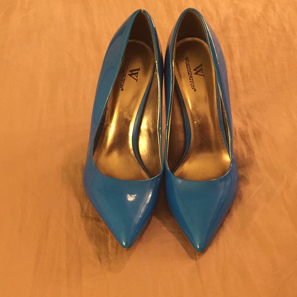 Turquoise pointed toe pumps